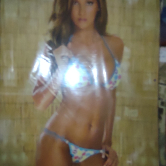 Hooter's Calendar new collectable - Picture 10 of 12